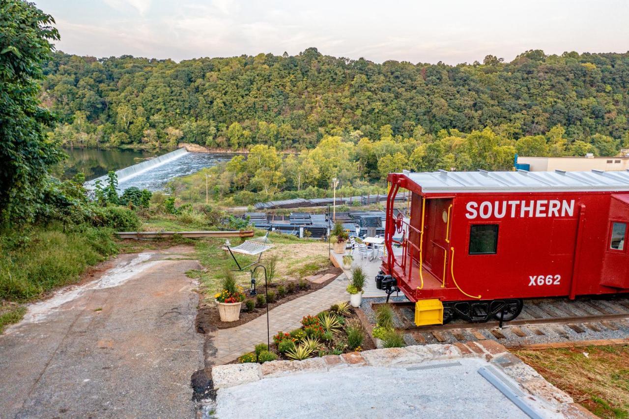 Train Caboose & River Views Near Downtown Lynchburg Exterior foto